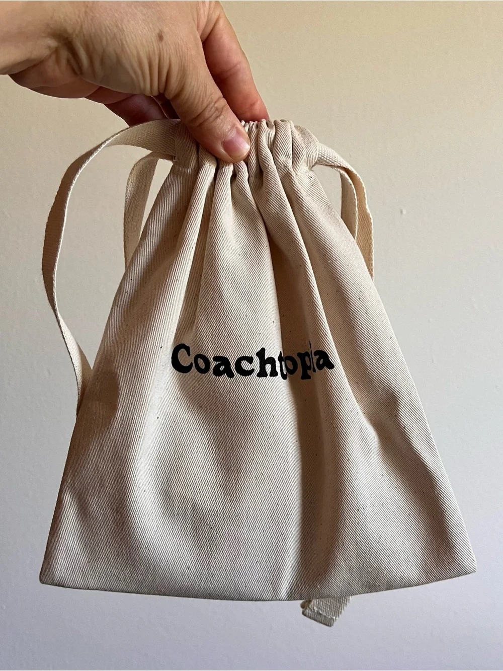 NWT !! WAVY ZIP CARD CASE IN COACHTOPIA LEATHER WITH🩷